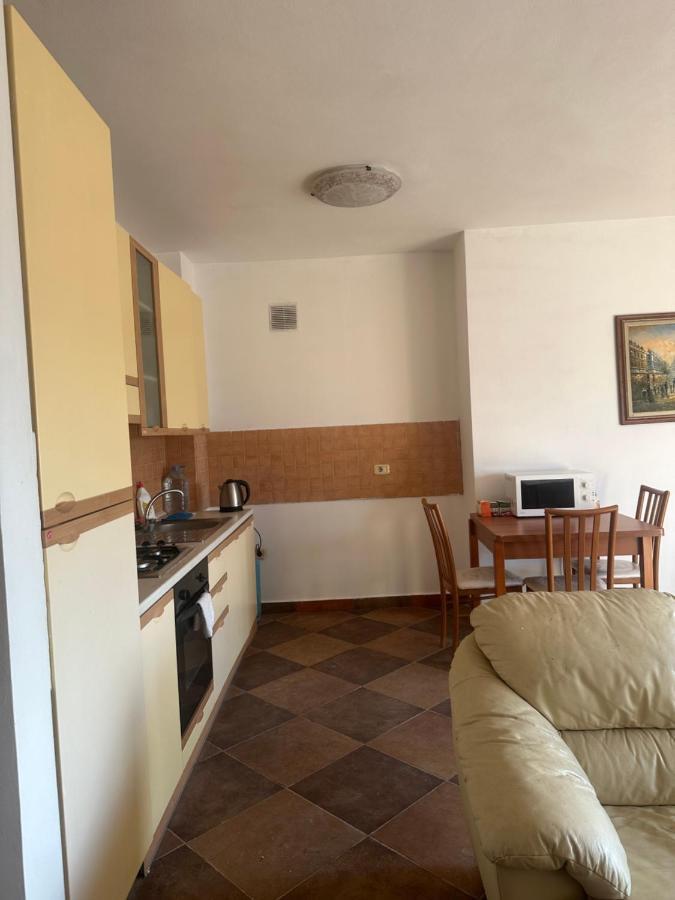 Heart Of Tirana Hotel Екстериор снимка