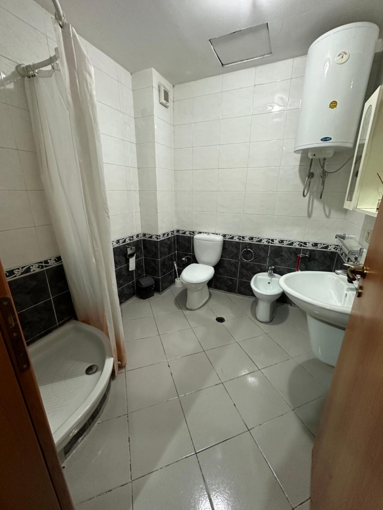 Heart Of Tirana Hotel Екстериор снимка